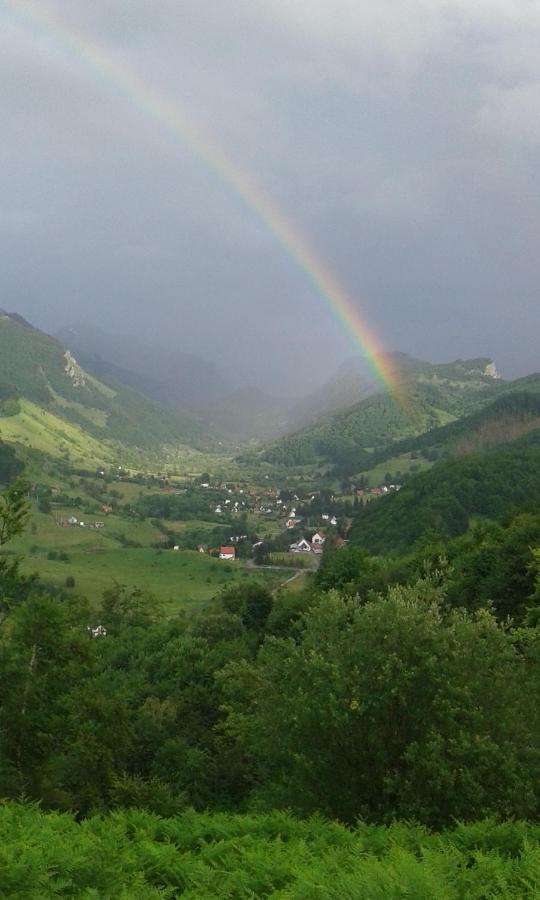 Nasa Kuca-Verusa Buitenkant foto